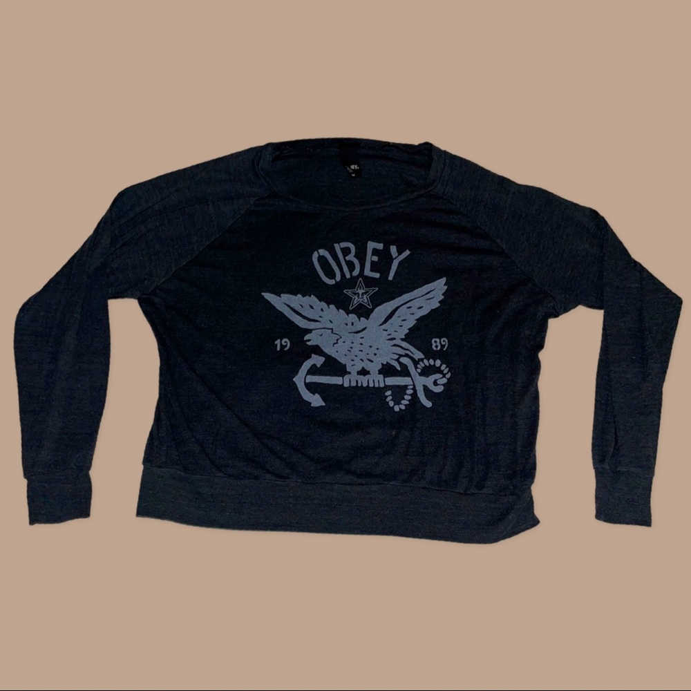 OBEY crew neck size medium